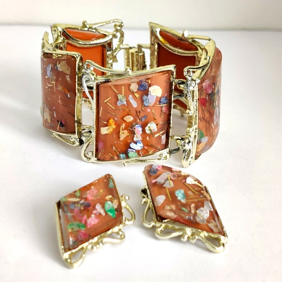 Vintage Lucite Confetti Jewelry Set Bracelet and Earrings Signed PAM - Picture 3 of 14